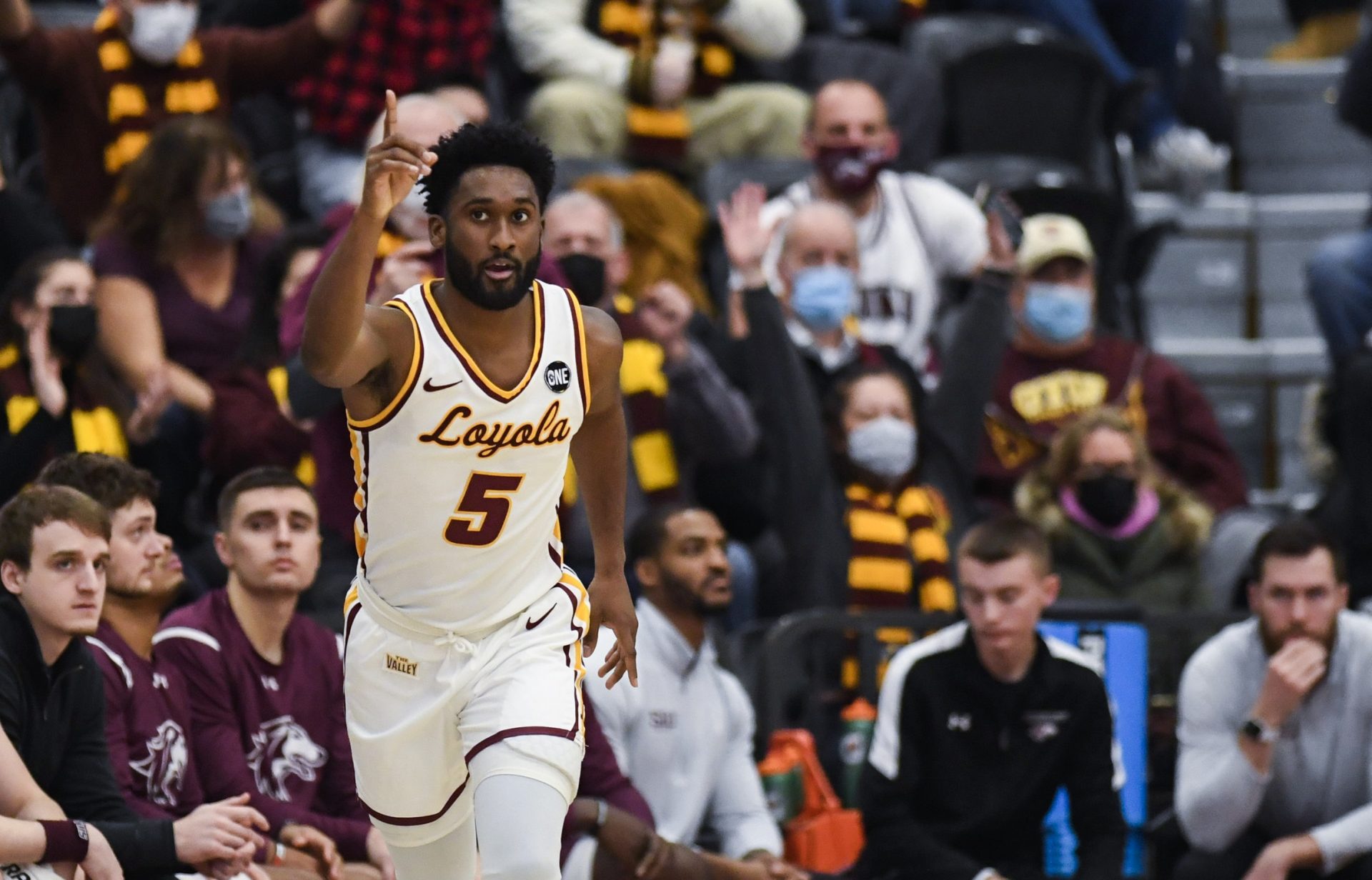 Check out our prediction and best bets for an intriguing Friday night A-10 matchup between Saint Louis and Loyola-Chicago.