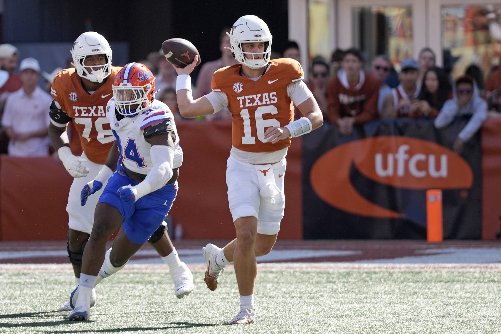 Texas Longhorns quarterback Arch Manning (16) passes the ball during the second half against the Florida Gators at Darrell K Royal-Texas Memorial Stadium.