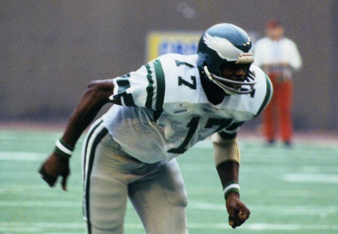 Philadelphia Eagles receiver Harold Carmichael (17) on the field against the St. Louis Cardinals at Busch Stadium.