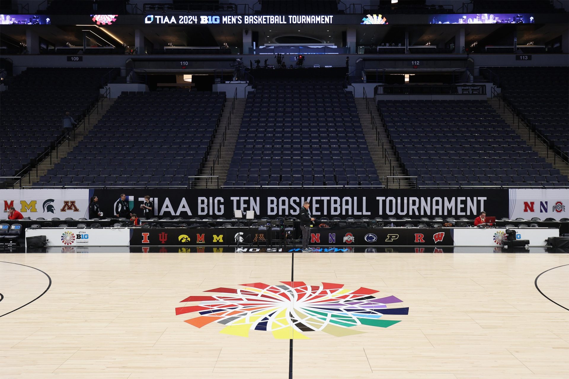 General view of the stadium before the game between Wisconsin Badgers and Illinois Fighting Illini at Target Center.