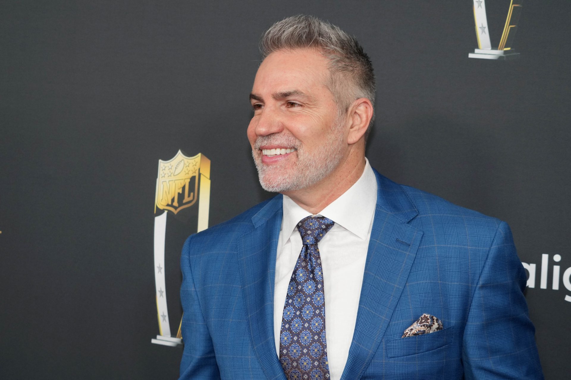 Kurt Warner on the red carpet before Super Bowl LIX NFL Honors at Saenger Theatre.