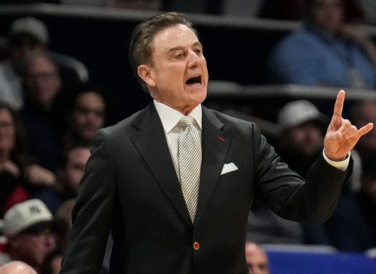 ‘Finna Send a Hit’ – Fans React As Rick Pitino Rocks White Suit Again for Big East Regular-Season Game