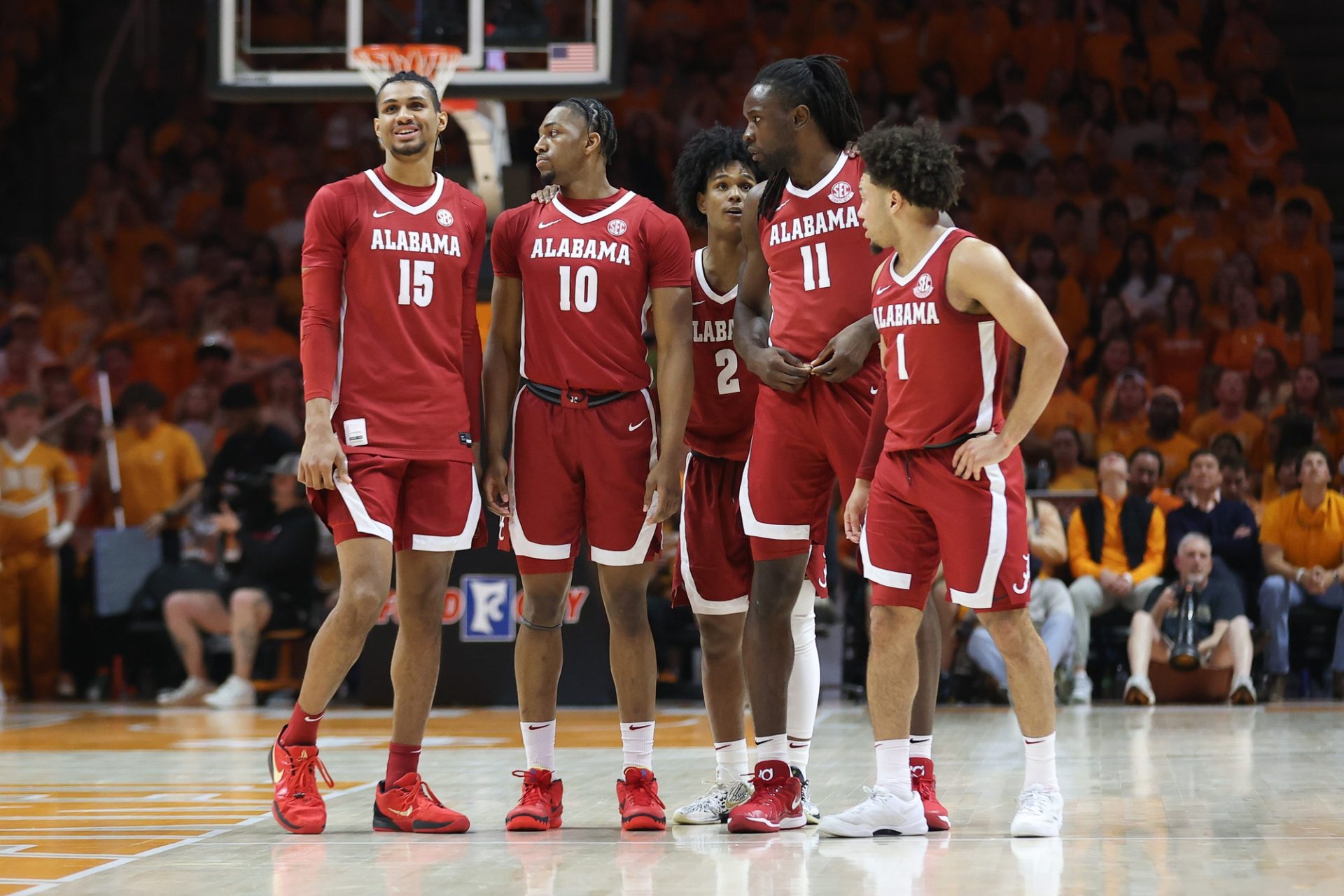 No. 7 Alabama will host No. 5 Florida in a matchup that could determine the No. 2 seed in the SEC Tournament. Here's our best bets and game prediction.