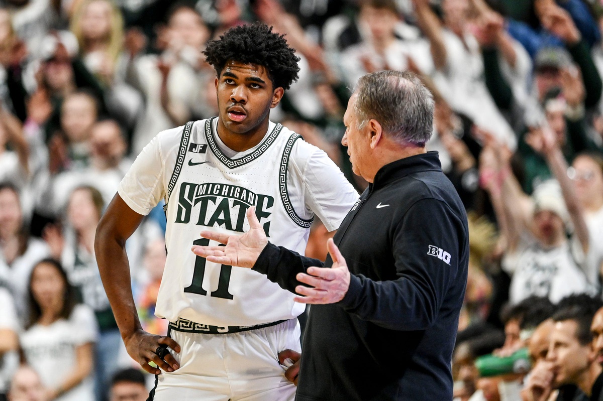 The No. 8 Michigan State Spartans will travel to Iowa Thursday to take on the Hawkeyes. Here's our best bets and game prediction for this Big Ten showdown.