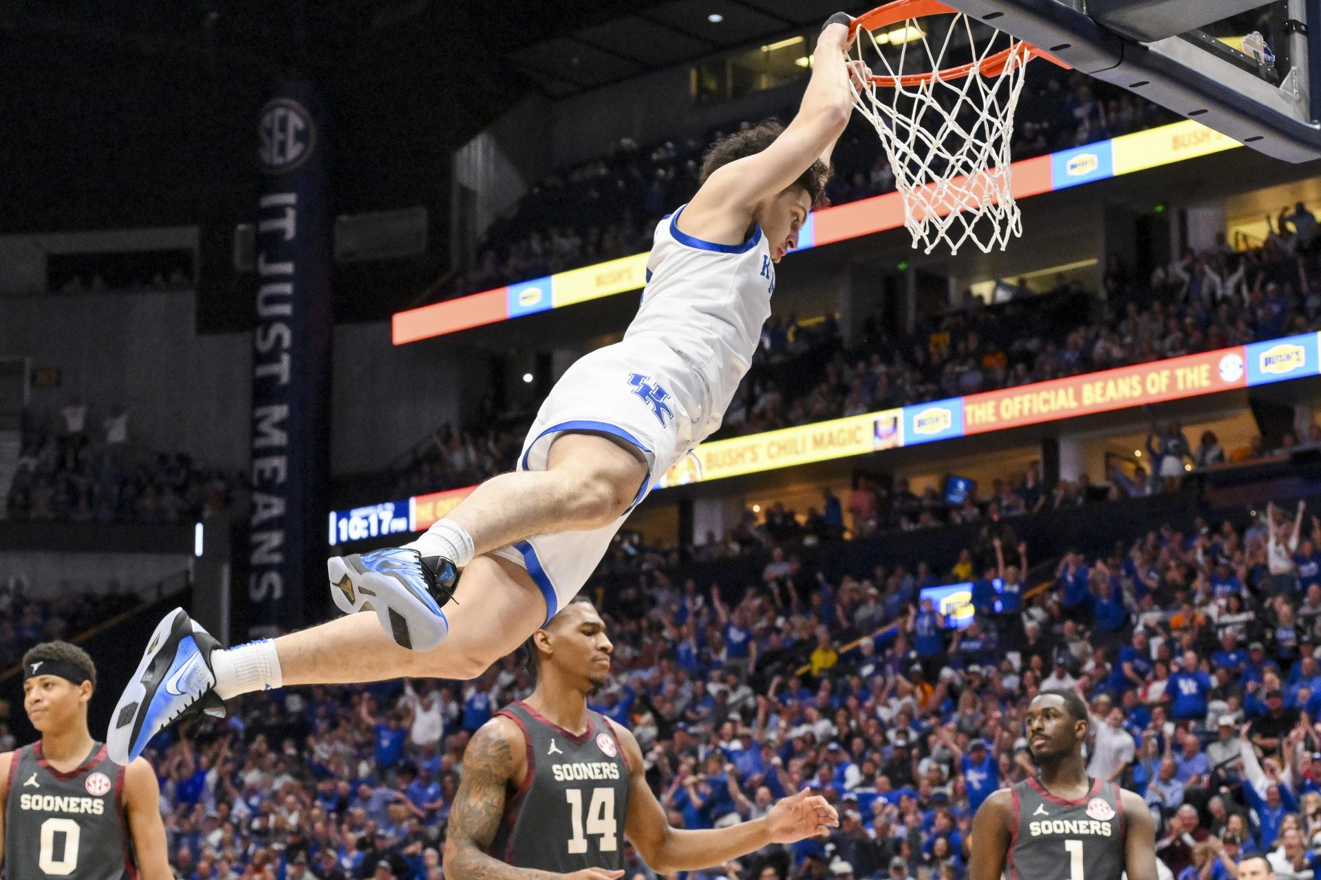 Kentucky Wildcats guard Koby Brea (4) dunks the ball against the Oklahoma Sooners during the first half at Bridgestone Arena.