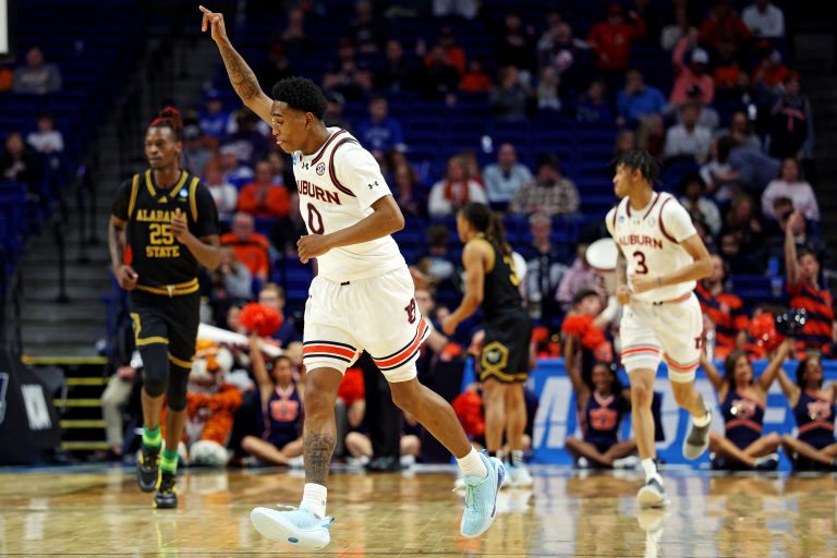 Auburn vs. Creighton Prediction: Johni Broome’s Dominance Could Propel Tigers to Sweet 16