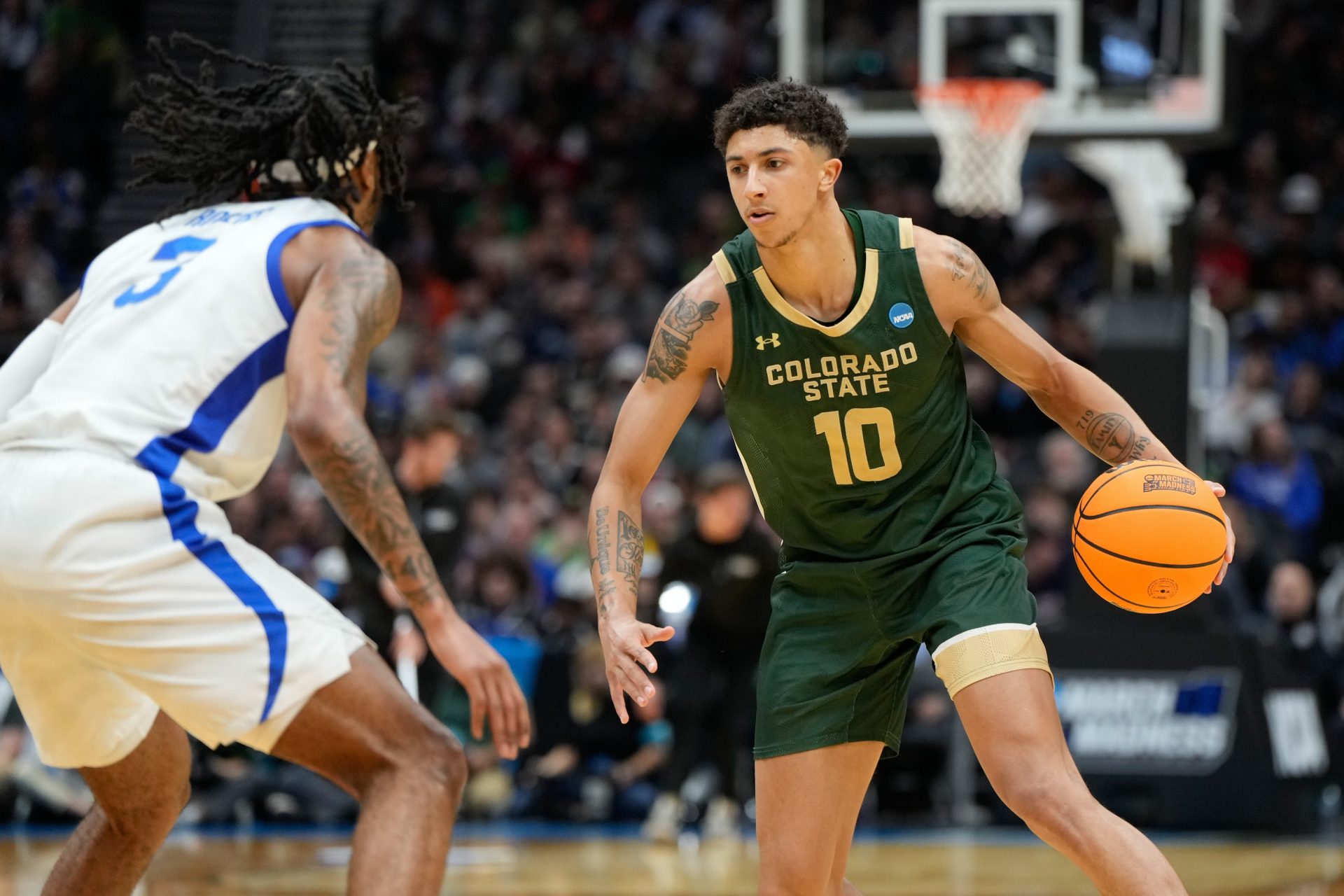 Colorado State Rams guard Nique Clifford (10) looks to drive the ball during the second half against Memphis Tigers