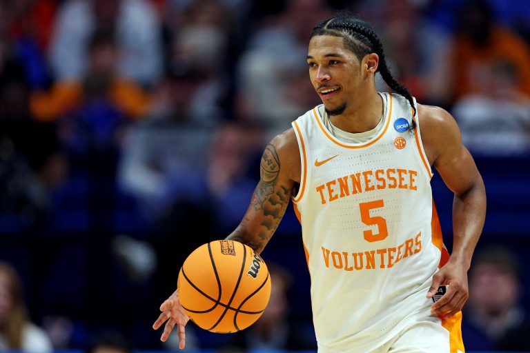 Tennessee Volunteers guard Zakai Zeigler (5) during the second half in the second round of the NCAA Tournament at Rupp Arena.