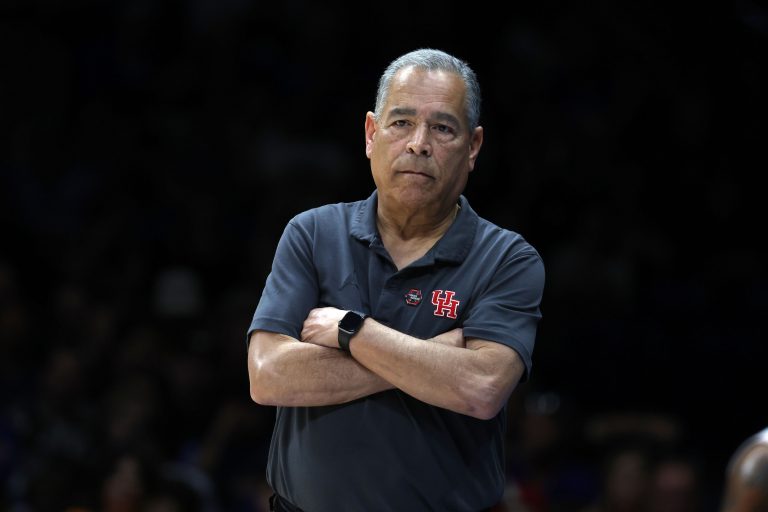 Houston Cougars head coach Kelvin Sampson in the first half during a Midwest Regional semifinal of the 2025 NCAA tournament at Lucas Oil Stadium.