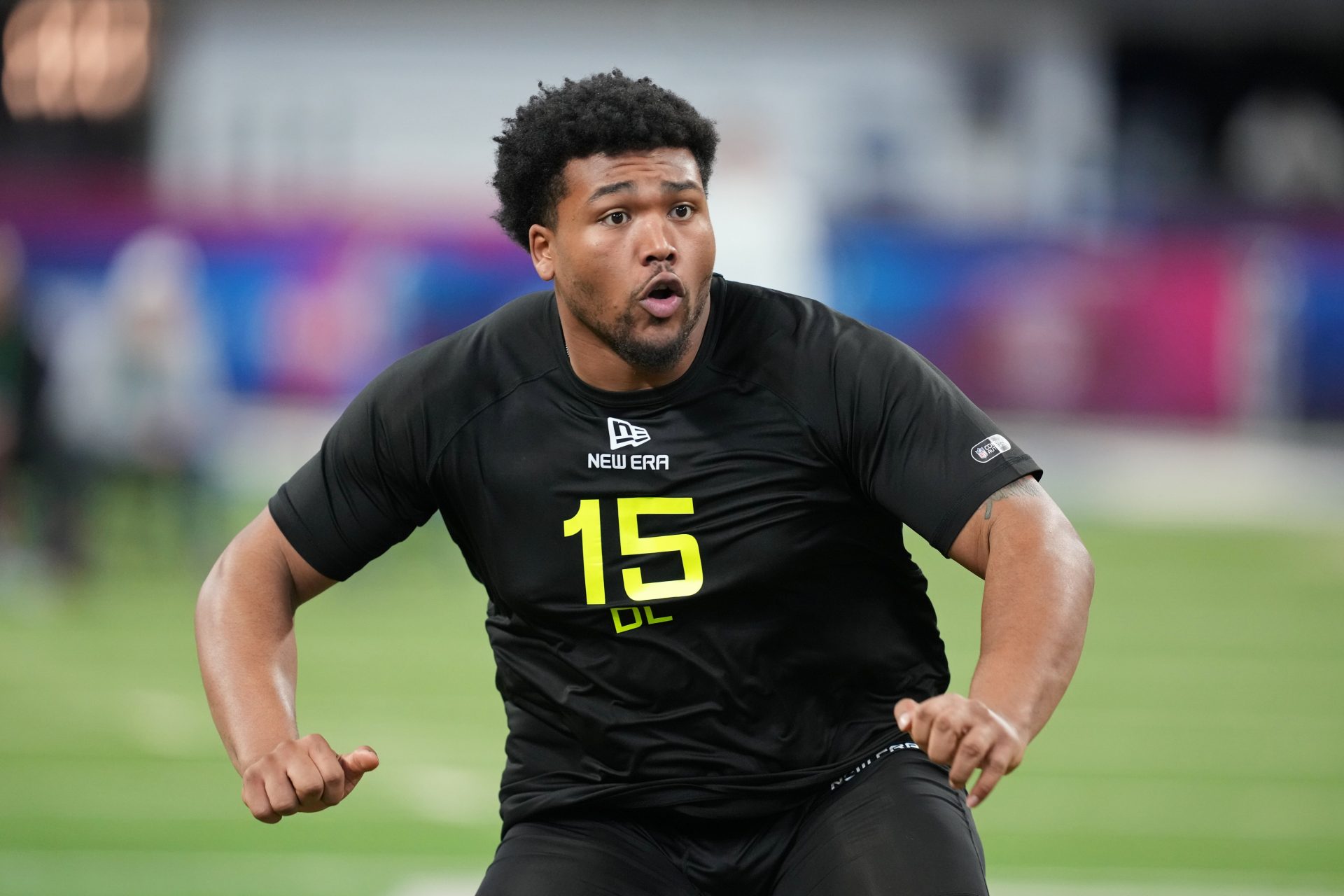 Oregon defensive lineman Derrick Harmon (DL15) participates in drills during the 2025 NFL Combine at Lucas Oil Stadium.