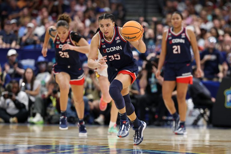 Connecticut Huskies guard Azzi Fudd (35) dribbles the ball against the South Carolina Gamecocks during the first half of the national championship of the women's 2025 NCAA tournament at Amalie Arena.