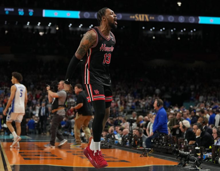 Houston Cougars forward J'Wan Roberts (13) celebrates after defeating the Duke Blue Devils in the semifinals of the men's Final Four of the 2025 NCAA Tournament at the Alamodome.