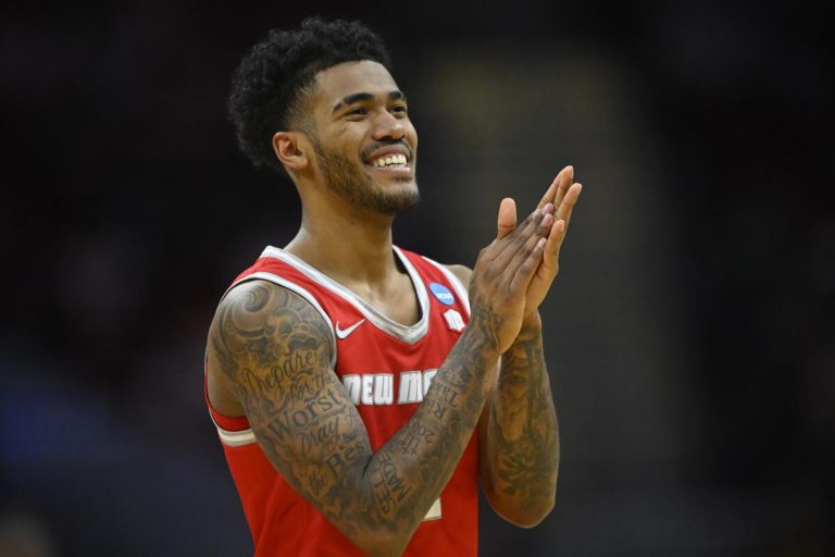 “Mick Cronin Ball Causes Retirement”: Fans Fume as Donovan Dent Retires Early