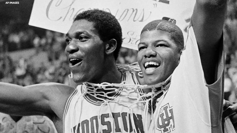 Top 10 Houston Men’s Basketball Players of All-Time Include Hakeem Olajuwon, Clyde Drexler