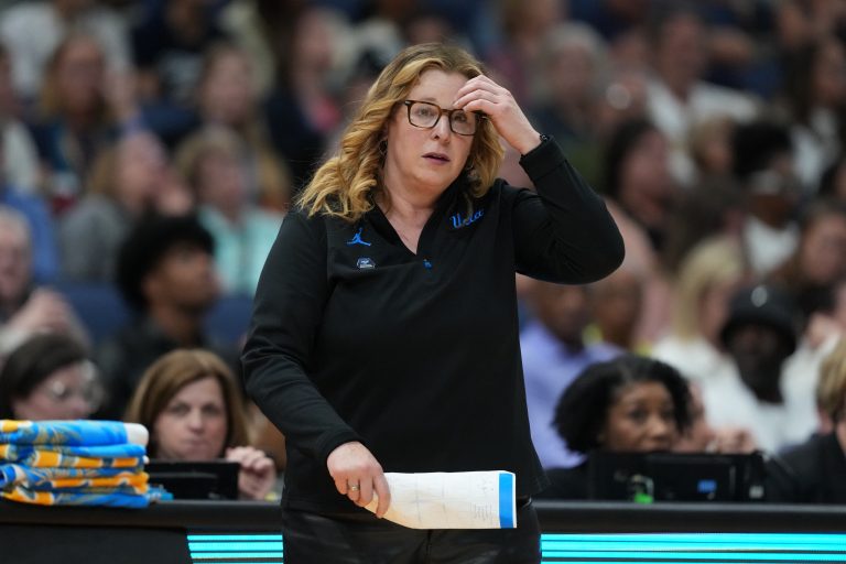 UCLA Bruins head coach Cori Close reacts during the third quarter in a semifinal of the women's 2025 NCAA tournament against the Connecticut Huskies at Amalie Arena.
