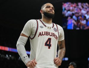 Johni Broome’s journey from Morehead State to Auburn, highlighted by a heartfelt embrace with Charles Barkley, has left a lasting impact on the Tigers’ program.