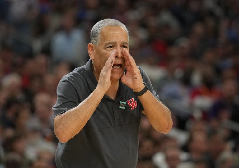 Houston Cougars head coach Kelvin Sampson in action against the Duke Blue Devils in the semifinals of the men's Final Four of the 2025 NCAA Tournament at the Alamodome.