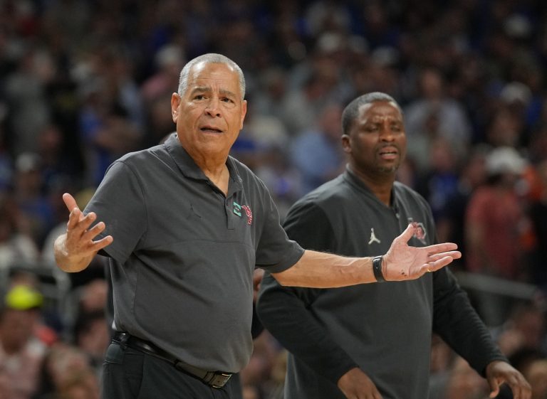 Houston Cougars head coach Kelvin Sampson reacts against the Duke Blue Devils in the semifinals of the men's Final Four of the 2025 NCAA Tournament at the Alamodome.