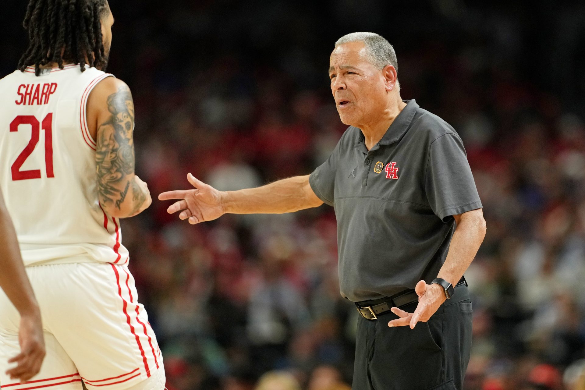Houston Cougars head coach Kelvin Sampson reacts after a play against the Florida Gators during the second half of the national championship game of the Final Four of the 2025 NCAA Tournament at the Alamodome.