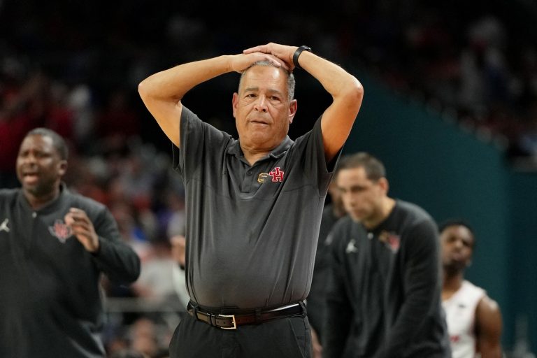 Houston Cougars head coach Kelvin Sampson reacts after a play against the Florida Gators during the second half of the national championship game of the Final Four of the 2025 NCAA Tournament at the Alamodome.