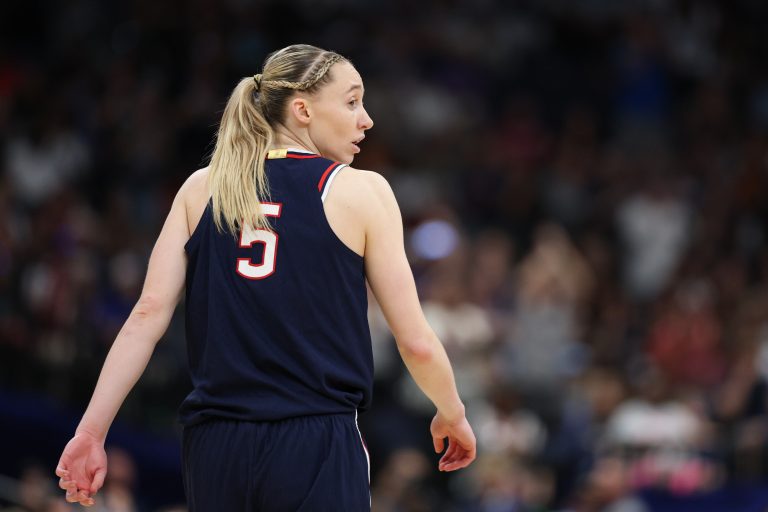 Connecticut Huskies guard Paige Bueckers (5) looks on during the second half of the national championship of the women's 2025 NCAA tournament against the South Carolina Gamecocks at Amalie Arena.