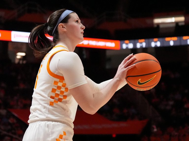 Tennessee's Sara Puckett (1) with the 3-point attempt during an NCAA college basketball game against North Carolina Central