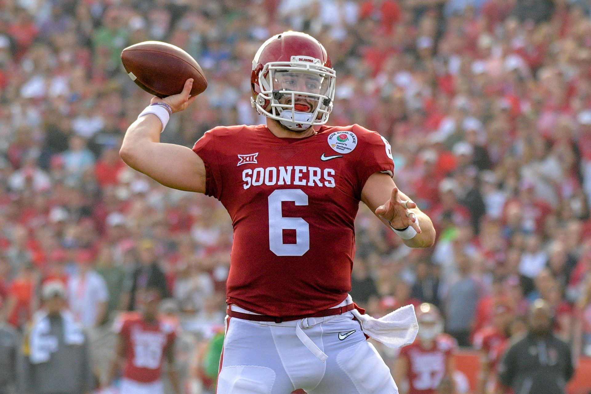 Oklahoma Sooners quarterback Baker Mayfield (6) throws a pass against the Georgia Bulldogs in the 2018 Rose Bowl college football playoff semifinal game at Rose Bowl Stadium.