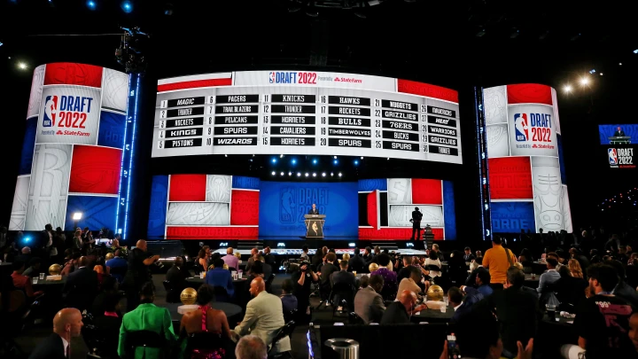 5-Star Freshmen Choose Growth Over a Quick Check as NBA Draft Entries Drop