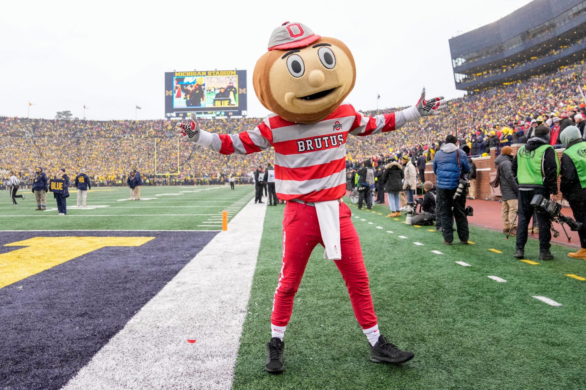 Mascot: Ohio State mascot Brutus Buckeye.
