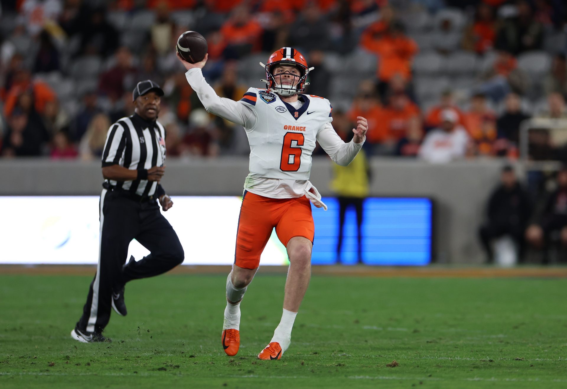 Syracuse Orange quarterback Kyle McCord (6) throws the ball against the Washington State Cougars during the second quarter at Snapdragon Stadium.