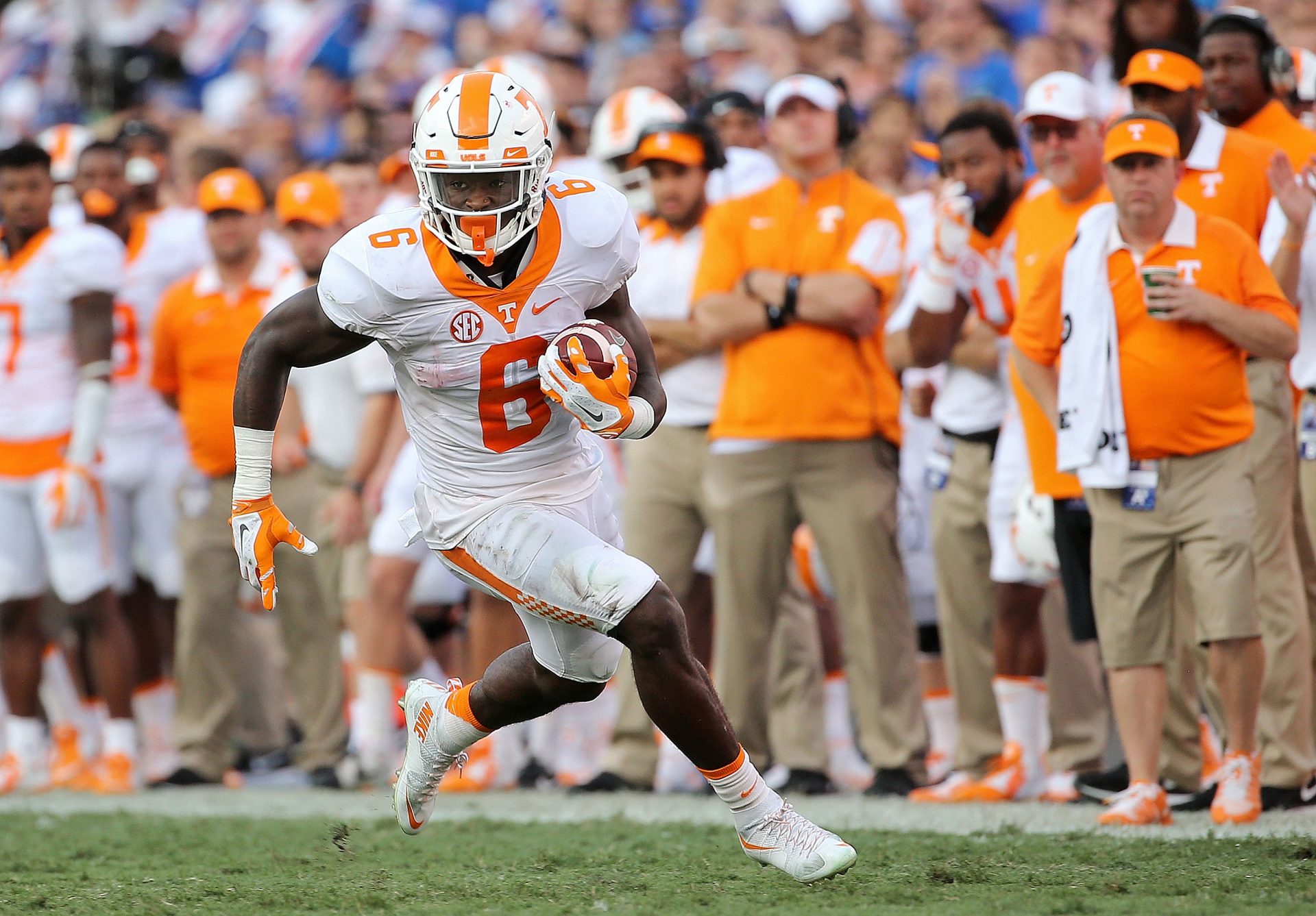 Amid Alvin Kamara Trade Rumors, Insider Reveals New Info On Saints RB's Future With New Orleans