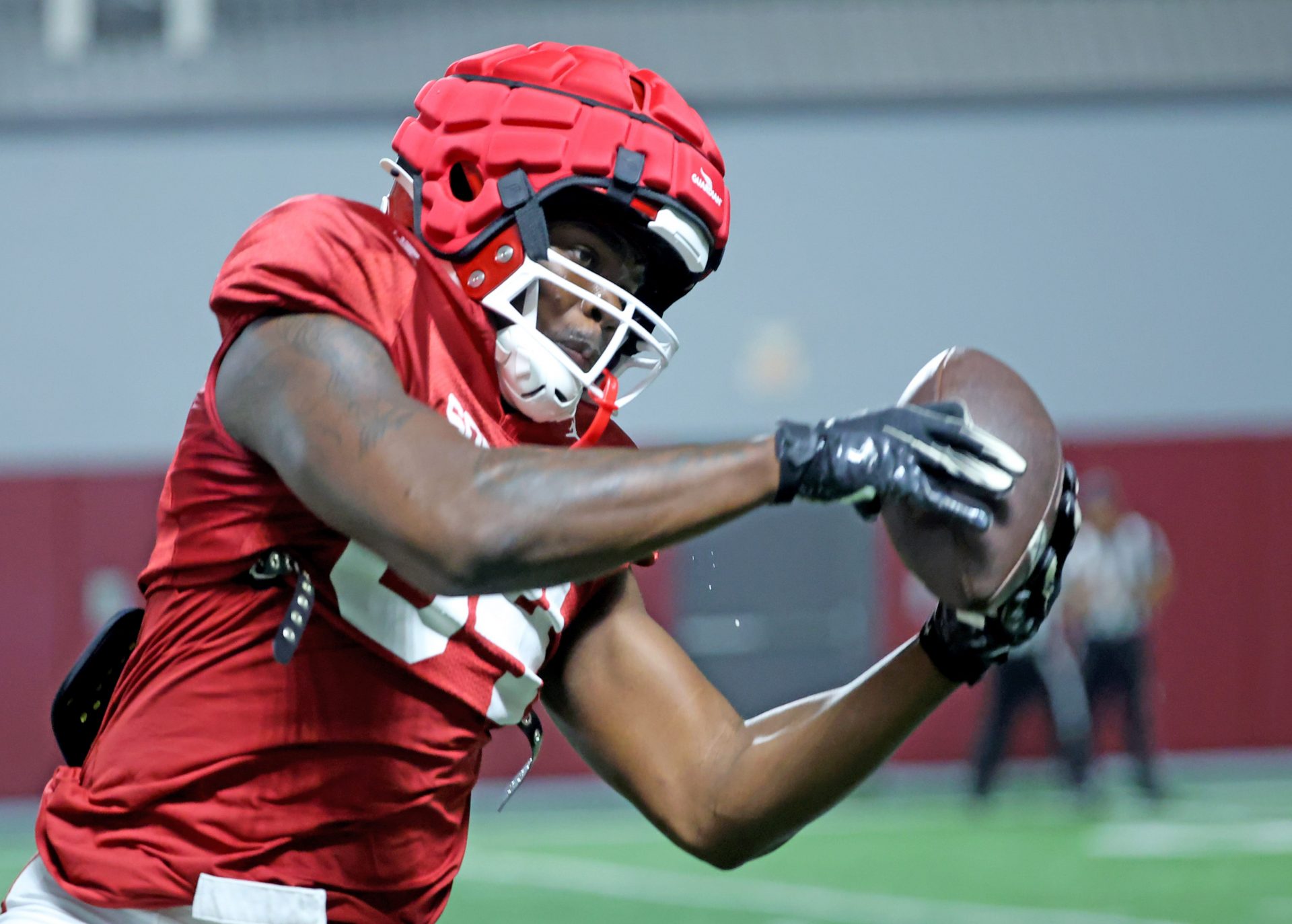 Oklahoma's Davon Mitchell makes a catch during the University of Oklahoma (OU) spring football practice at the Everest Training Center