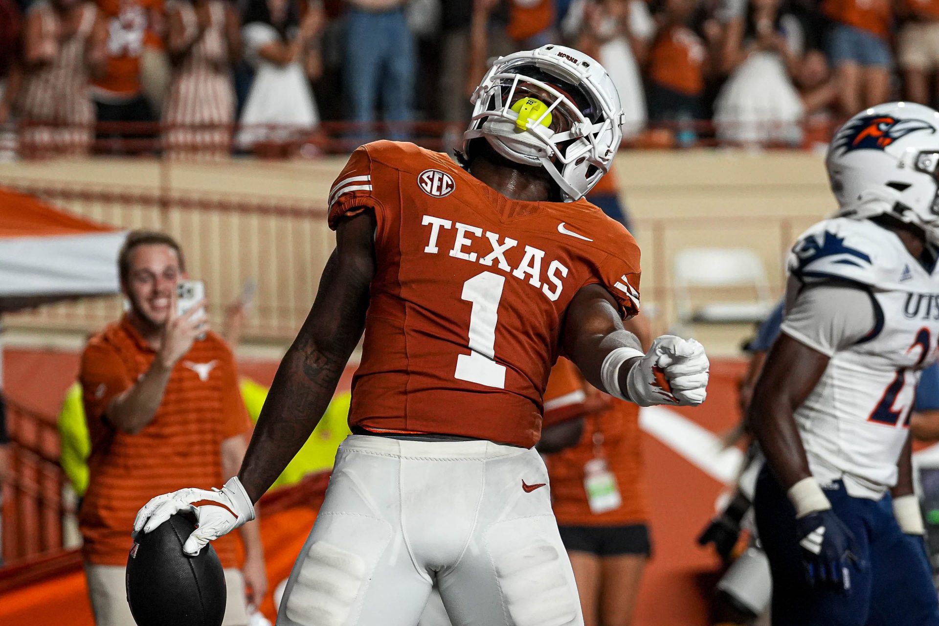 Texas Longhorns receiver Johntay Cook II (1) celebrates a touchdown catch during the game against UTSA at Darrell K Royal-Texas Memorial Stadium in Austin Saturday, Sept. 14, 2024.