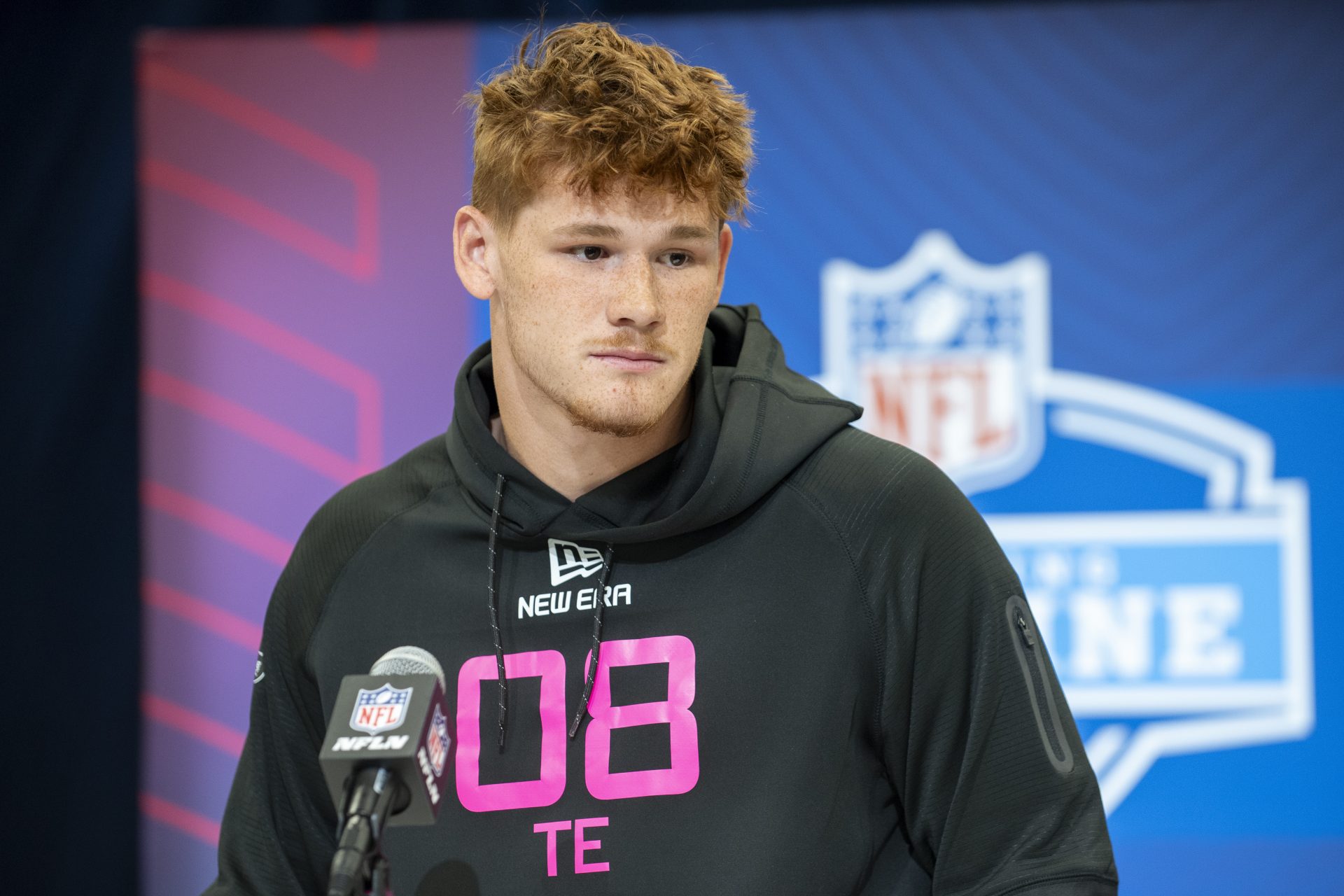 Oregon tight end Terrance Ferguson (TE08) during the 2025 NFL Combine at Lucas Oil Stadium.