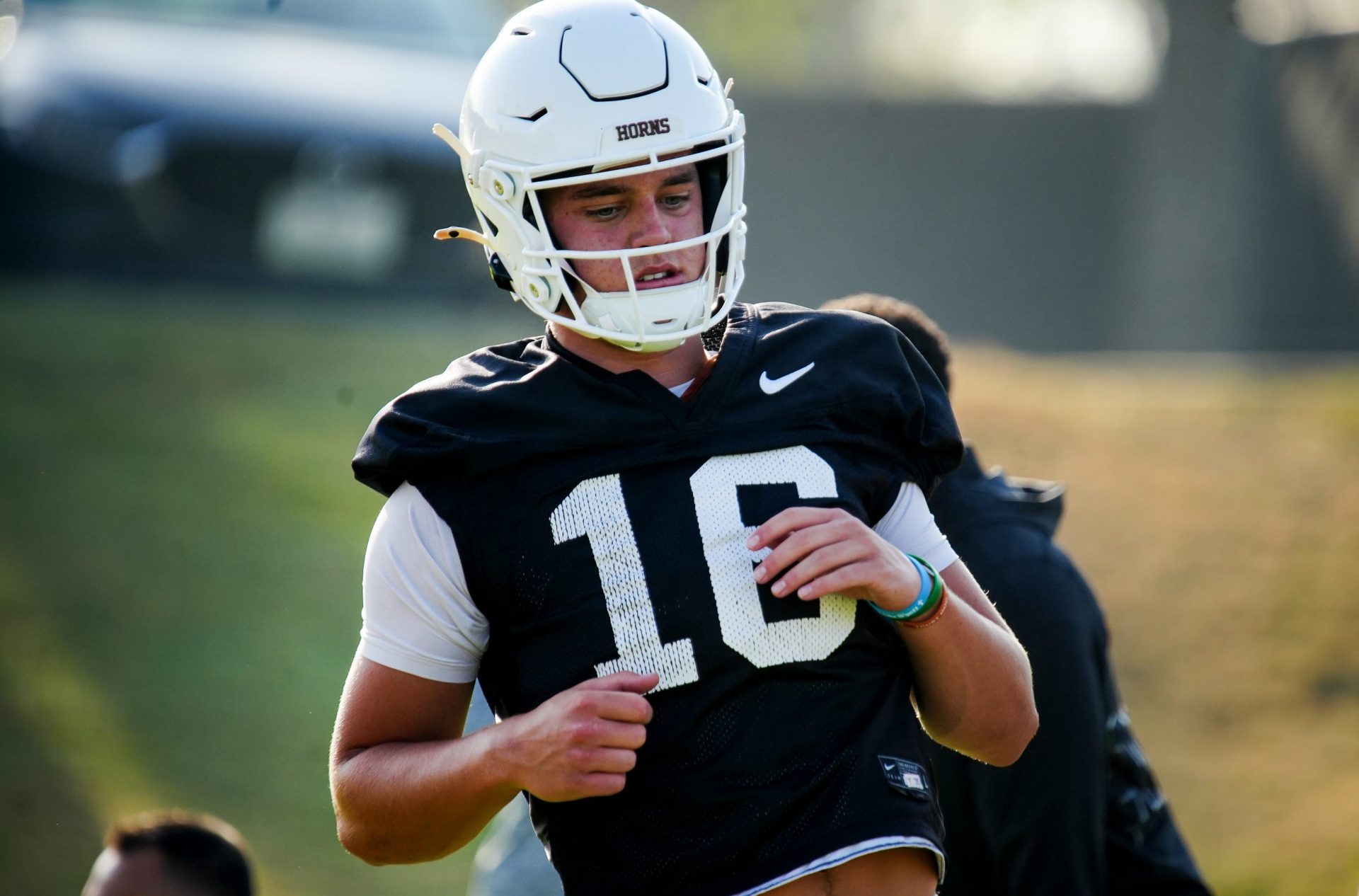Will Arch Manning’s development at Texas lead to a first-round NFL draft pick in 2026? Experts weigh in on his prospects and the team’s potential.