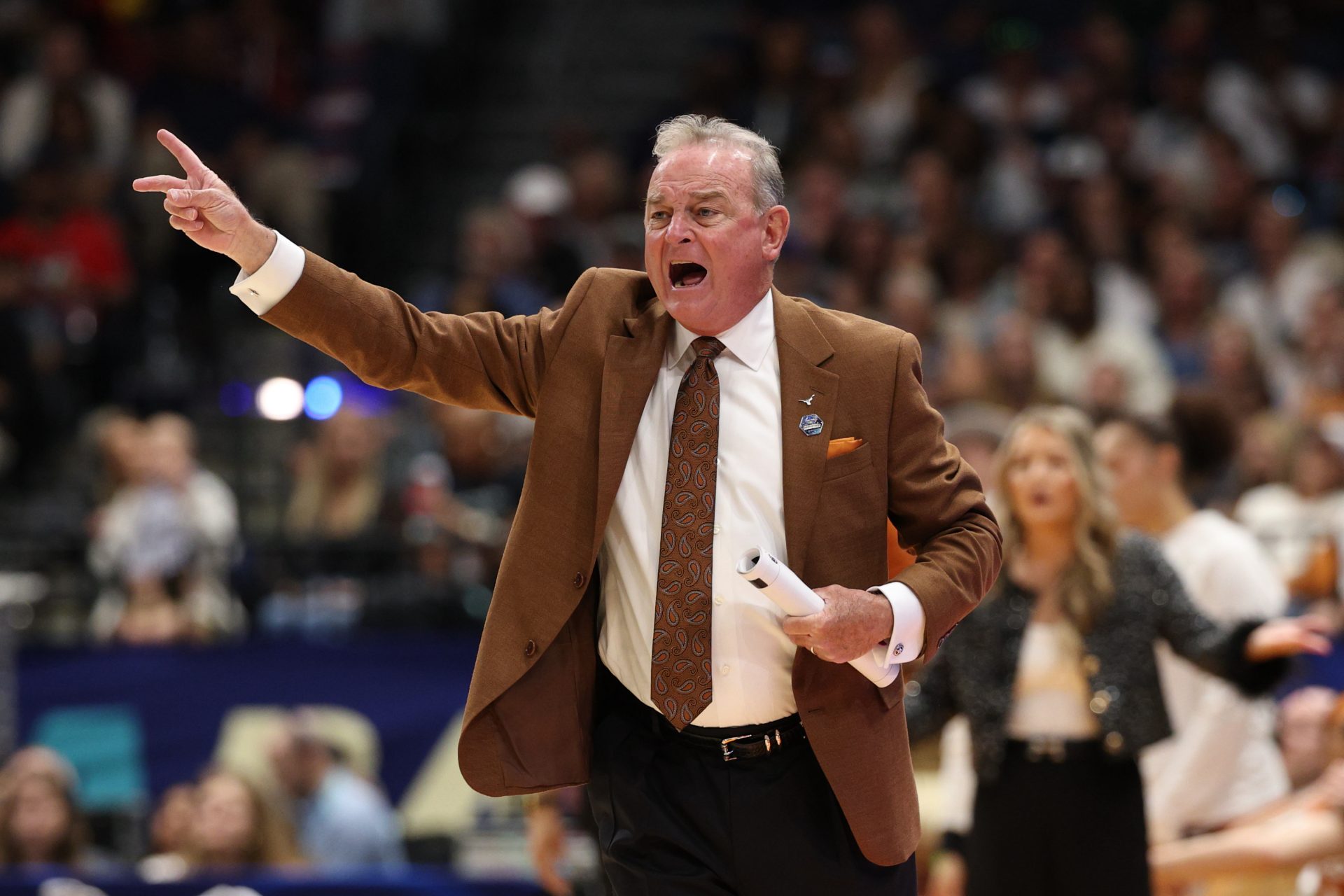 Texas Longhorns head coach Vic Schaefer reacts during the first quarter in a semifinal of the women's 2025 NCAA tournament at Amalie Arena.
