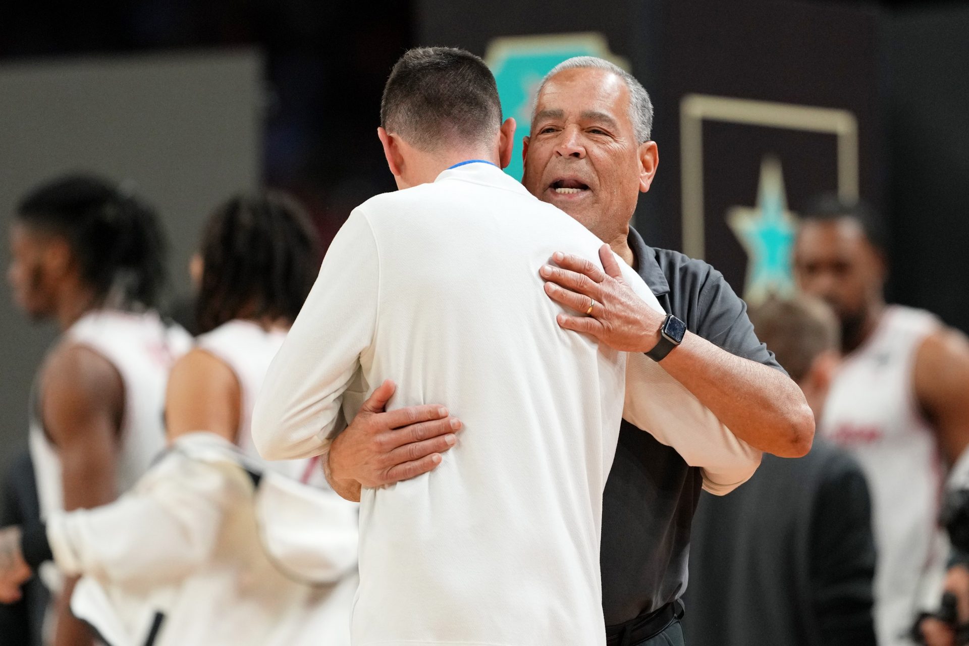 Houston Cougars head coach Kelvin Sampson greets Florida Gators head coach Todd Golden before the national championship game of the Final Four of the 2025 NCAA Tournament at the Alamodome.
