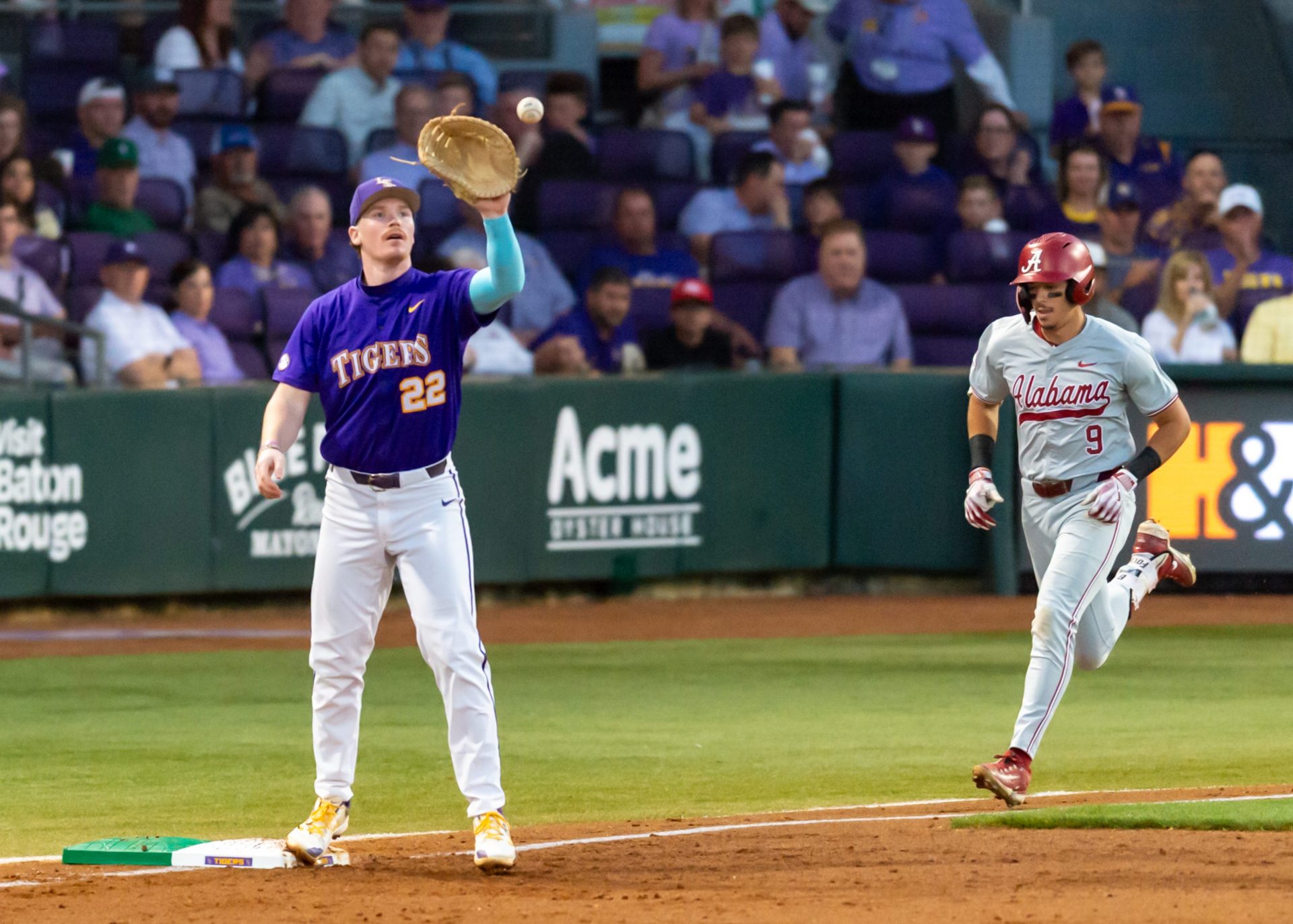 Jared Jones 22, LSU Tigers take on Alabama Baseball in Baton Rouge