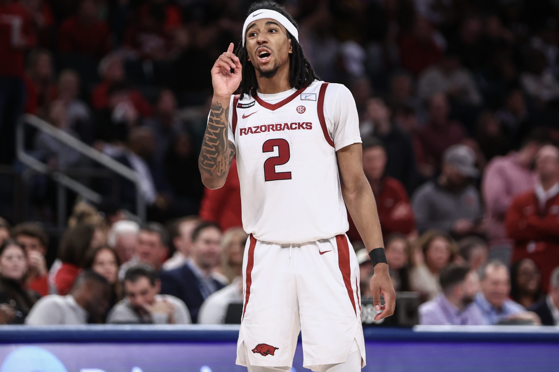 Arkansas Razorbacks guard Boogie Fland (2) talks to his teammates during a free throw attempt in the second half against the Michigan Wolverines at Madison Square Garden.
