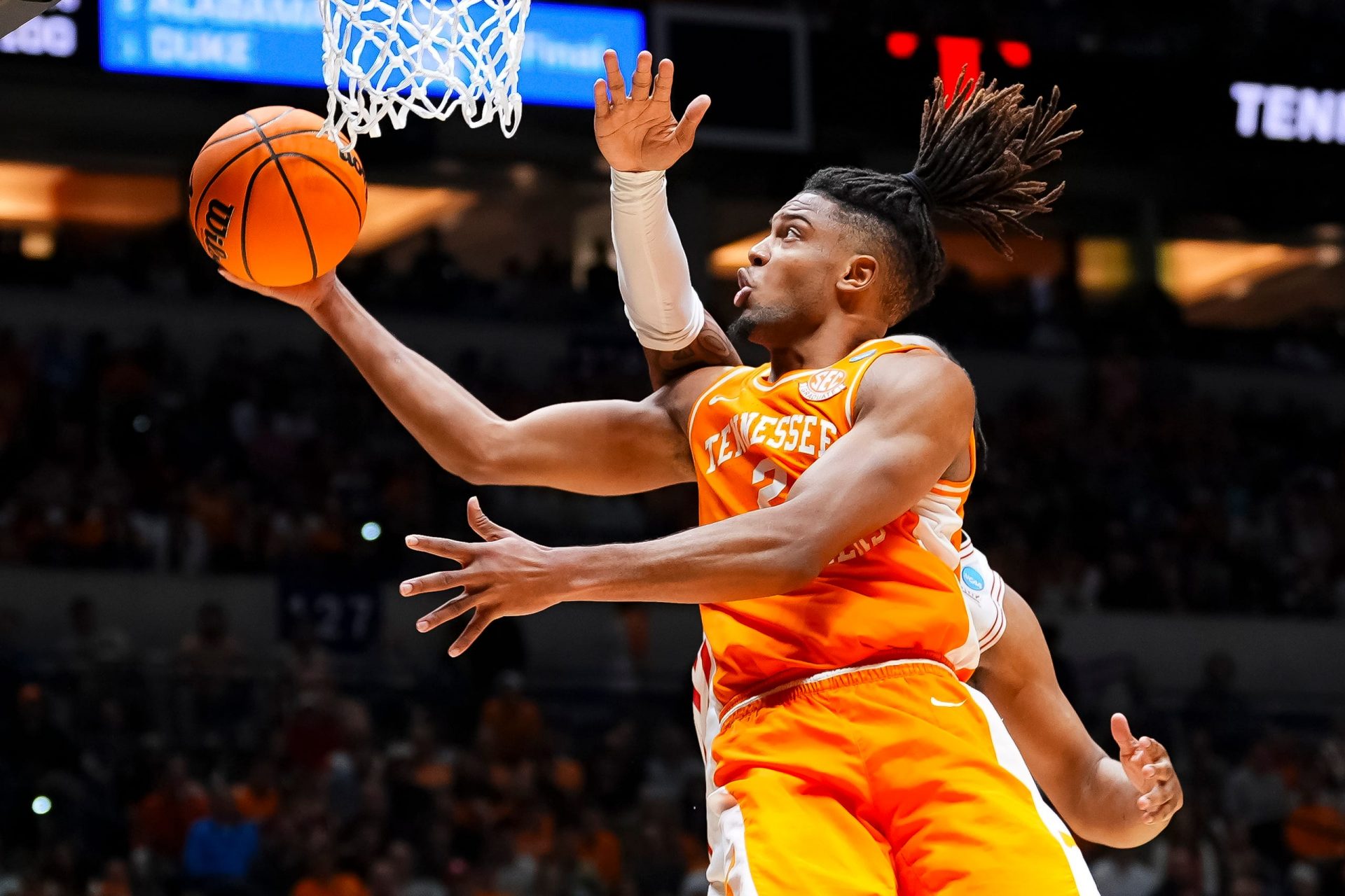 Tennessee guard Chaz Lanier (2) attempts a shot during a NCAA Tournament Elite Eight game between Tennessee and Houston at Lucas Oil Stadium