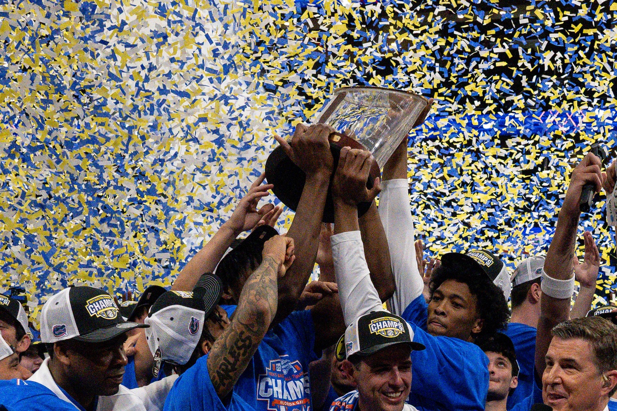 Florida Gators celebrate the win against the Tennessee Volunteers at the 2025 SEC Championship Game at Bridgestone Arena.