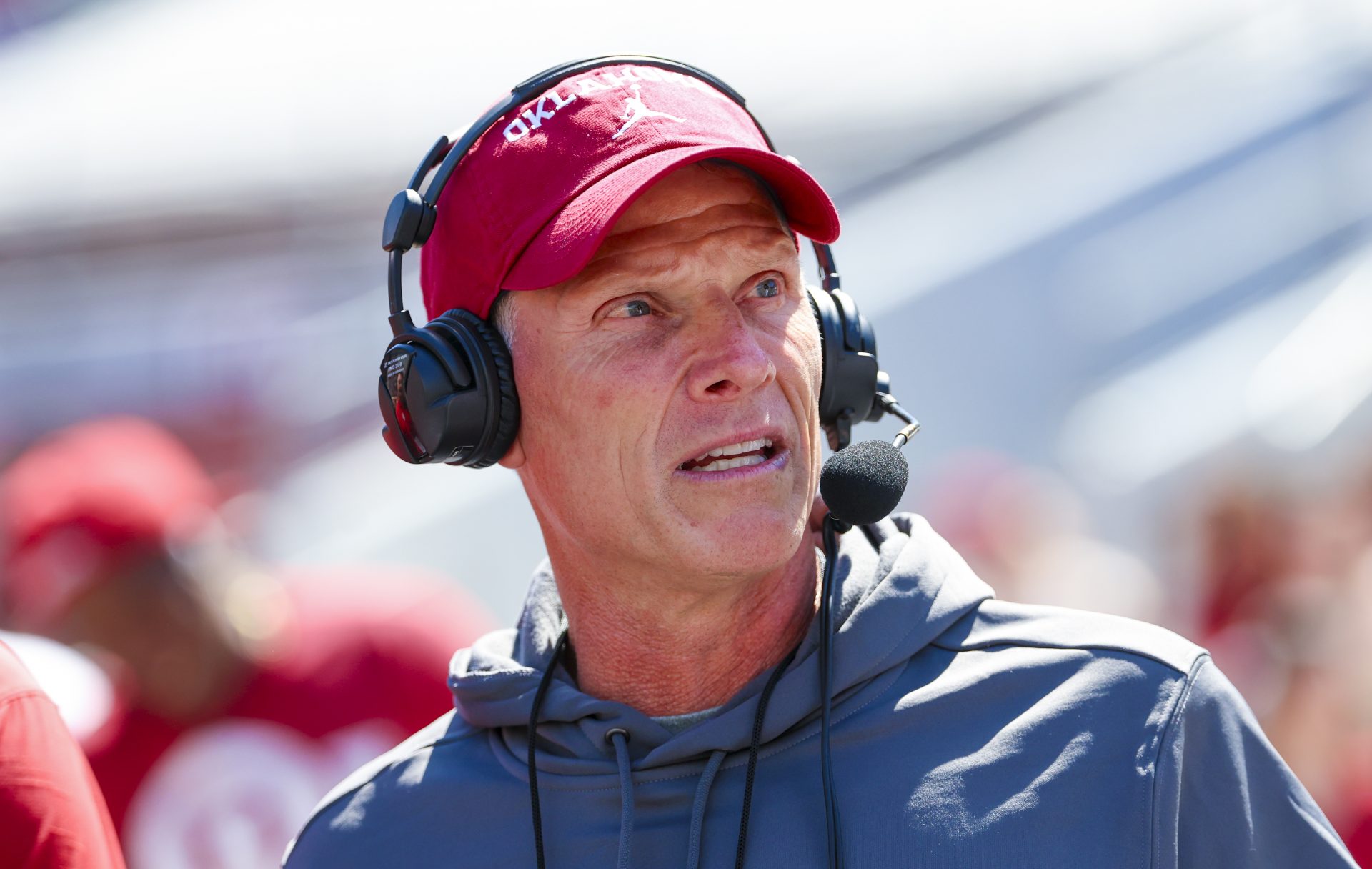 John Mateer was a big win, but Brent Venables is now dealing with a roster setback and recruiting worries that could derail Oklahoma’s momentum.