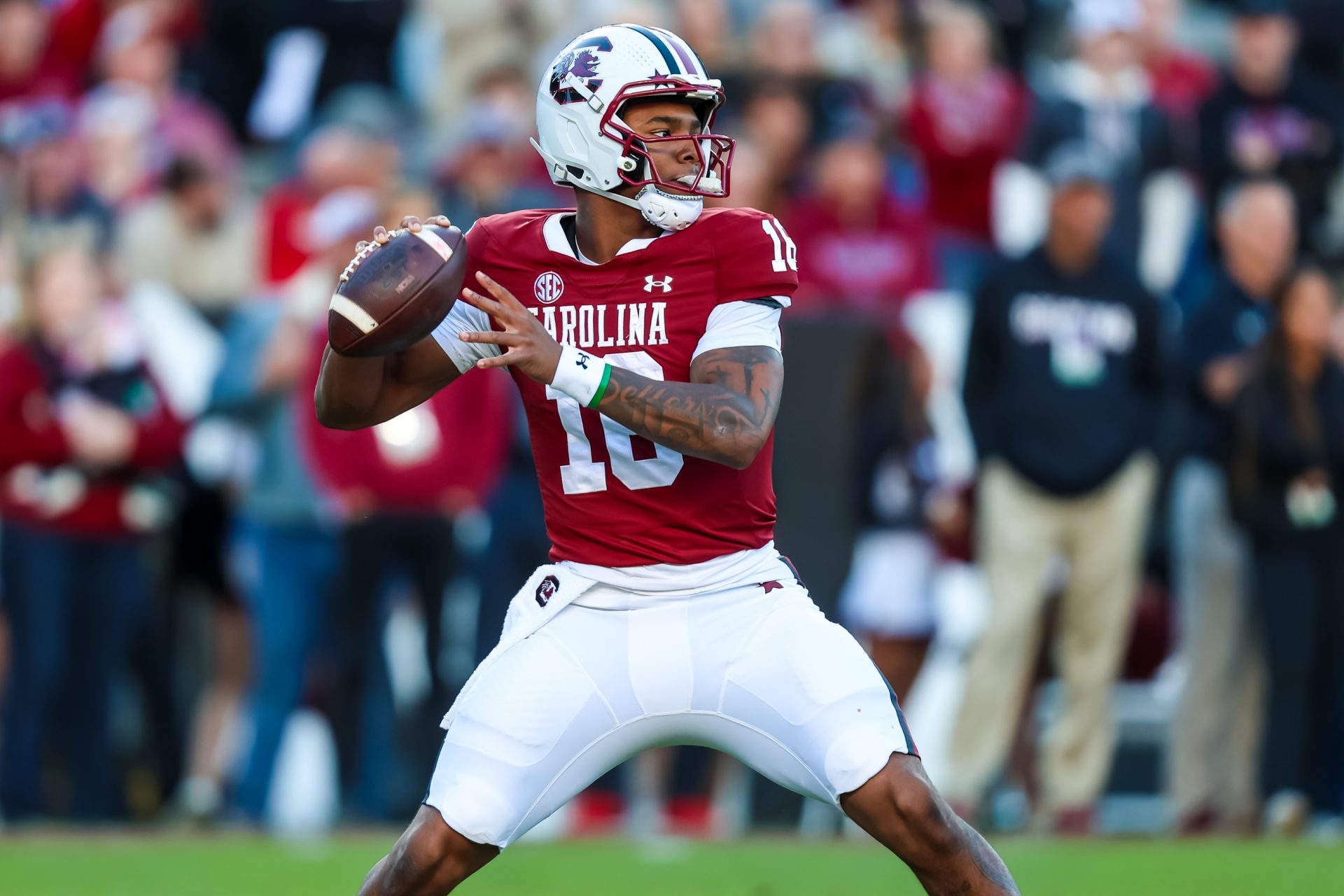 South Carolina Gamecocks quarterback LaNorris Sellers (16) throws a pass against the Wofford Terriers in the first quarter at Williams-Brice Stadium.