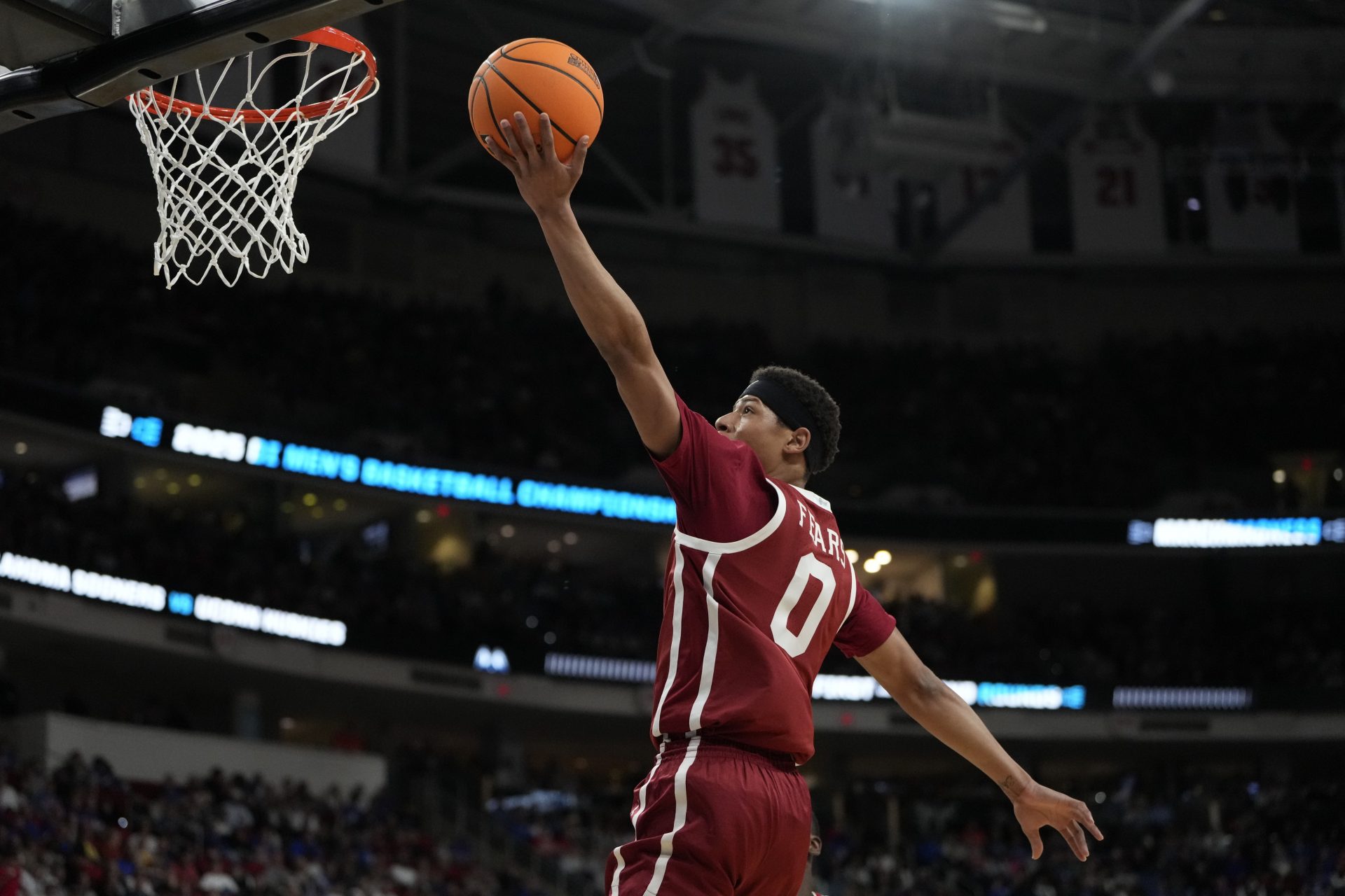 Oklahoma Sooners guard Jeremiah Fears (0) drives to the basket during the first half against the Oklahoma Sooners at Lenovo Center.