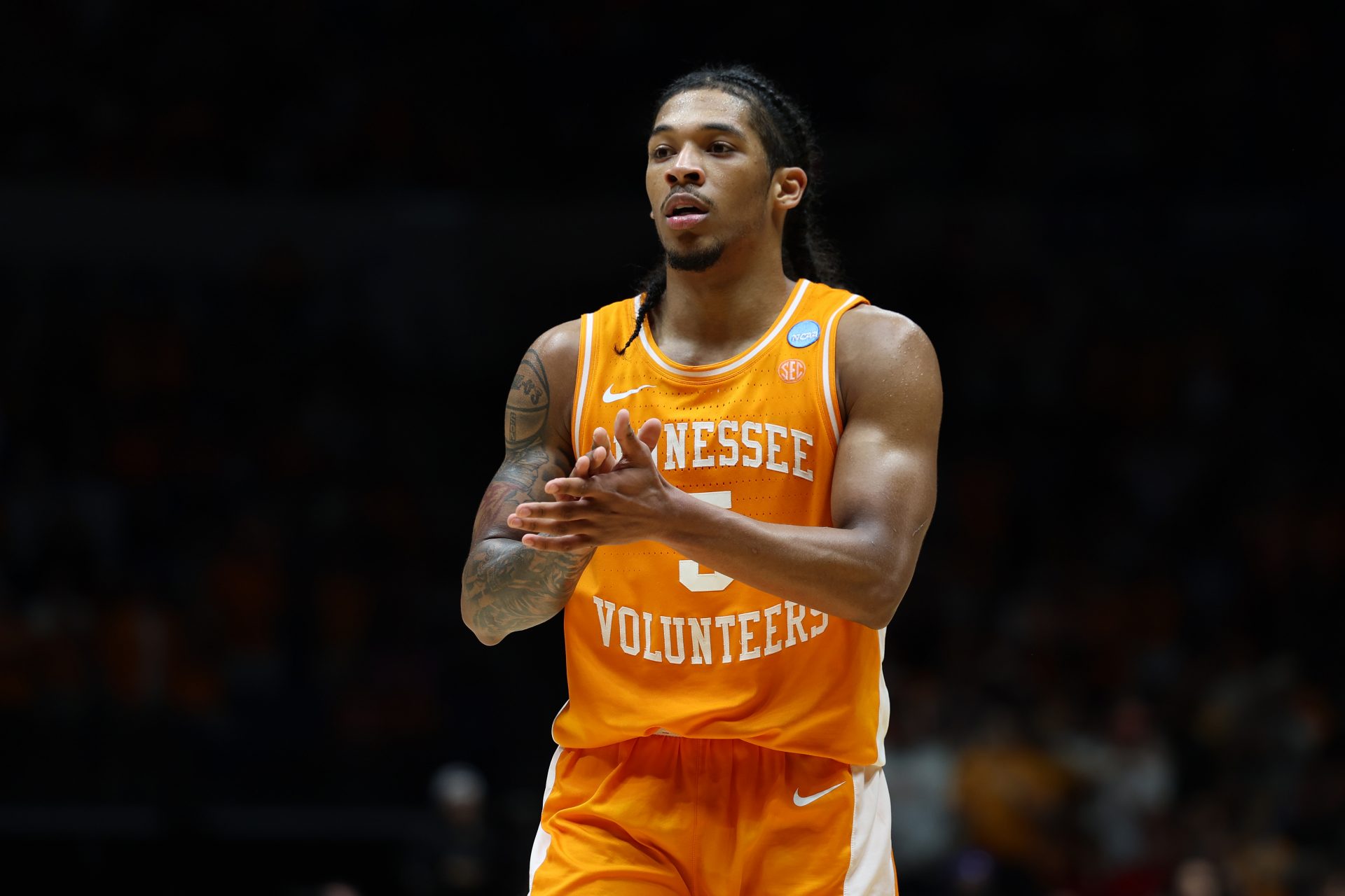 Tennessee Volunteers guard Zakai Zeigler (5) reacts against the Houston Cougars in the second half during the Midwest Regional final of the 2025 NCAA tournament at Lucas Oil Stadium.
