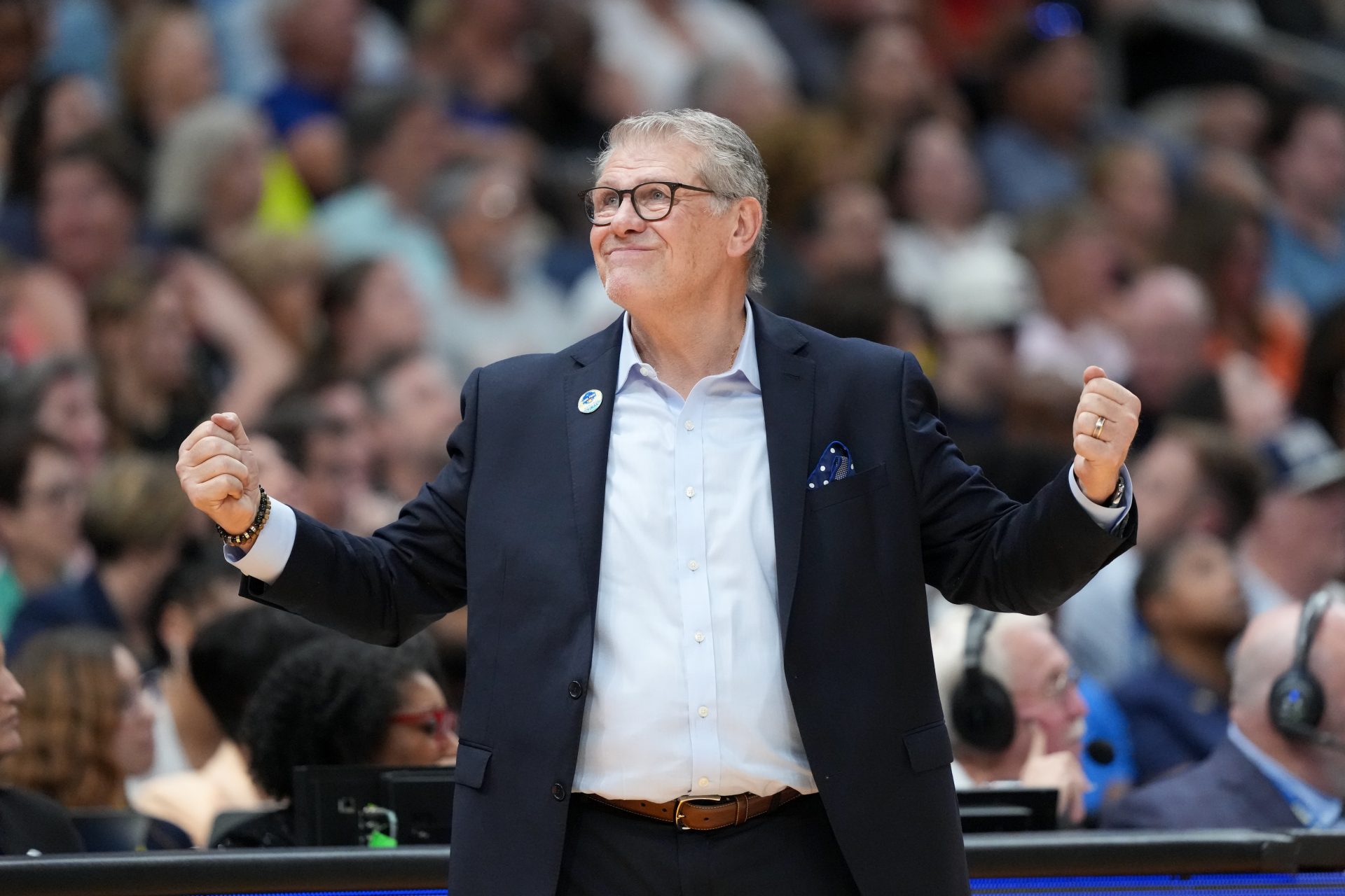 Connecticut Huskies head coach Geno Auriemma looks on during the second half against the South Carolina Gamecocks of the national championship of the women's 2025 NCAA tournament at Amalie Arena.