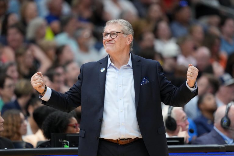 Connecticut Huskies head coach Geno Auriemma looks on during the second half against the South Carolina Gamecocks of the national championship of the women's 2025 NCAA tournament at Amalie Arena.
