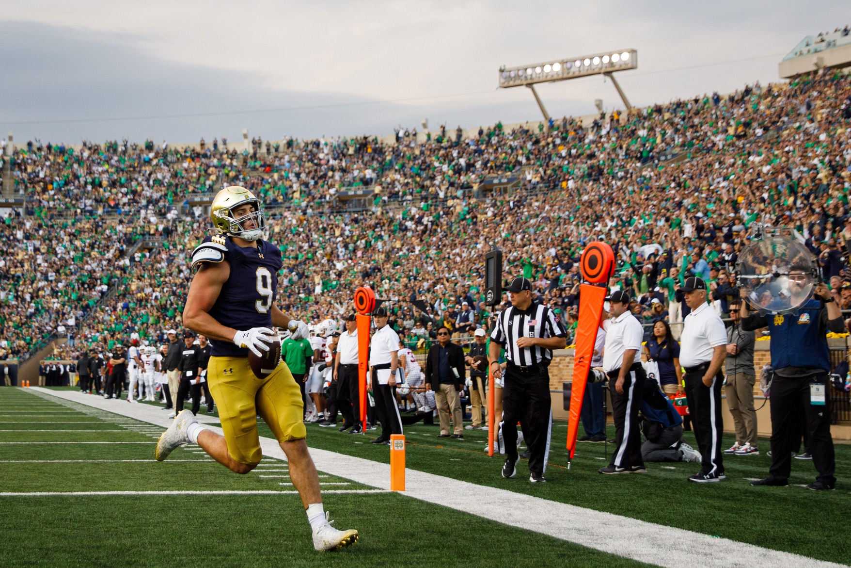 Notre Dame tight end Eli Raridon runs the ball into the end zone for a touchdown during a NCAA college football game between Notre Dame and Stanford at Notre Dame Stadium on Saturday, Oct. 12, 2024, in South Bend.