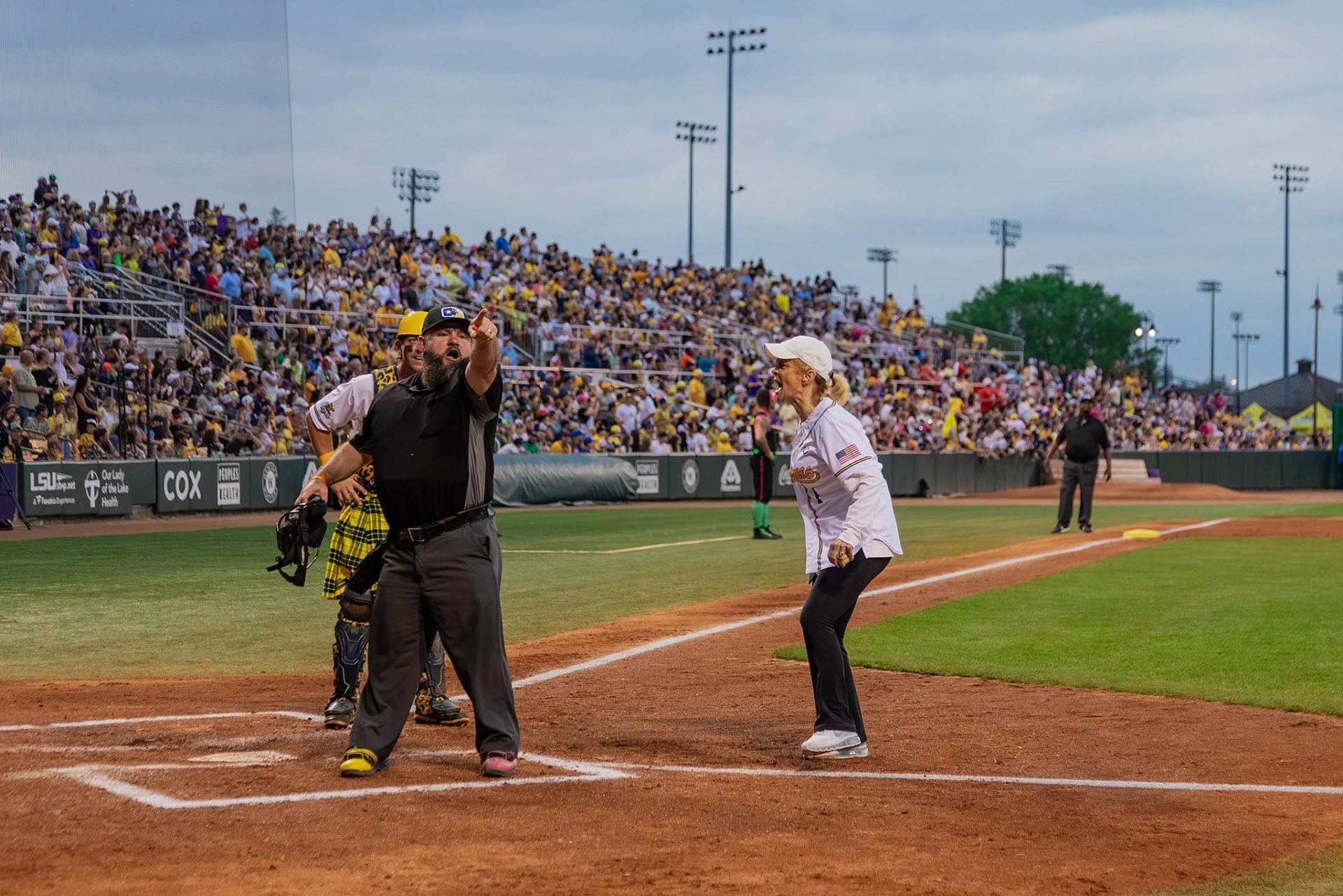 Kim Mulkey Headlines AUSL Softball Game With Ceremonial First Pitch Ahead of Volts vs Bandits