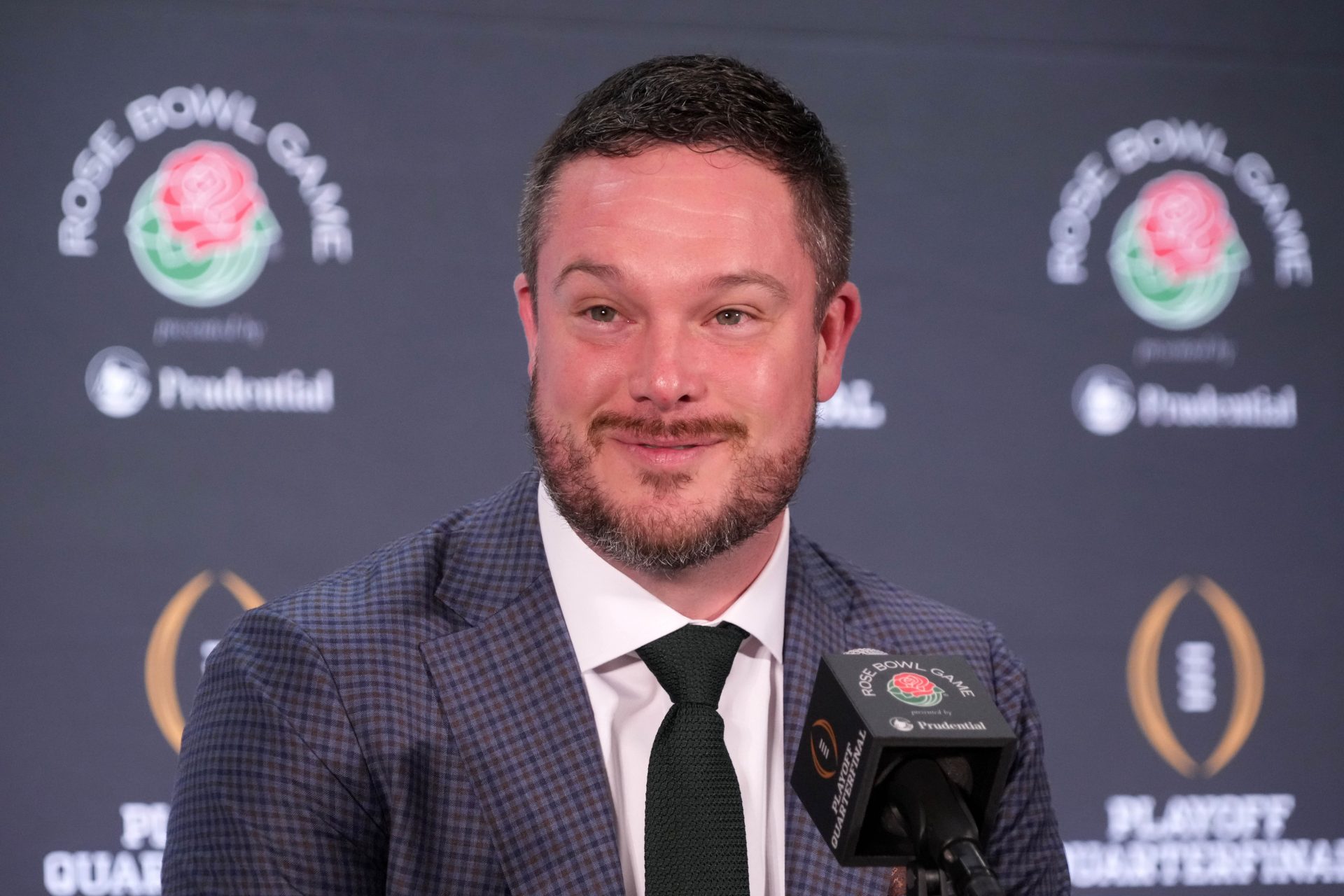 Oregon Ducks head coach Dan Lanning during the Rose Bowl head coaches press conference at Sheraton Grand LA.